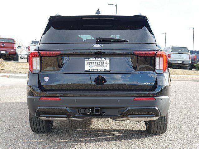 New 2026 Ford Explorer ST-Line w/ ST-Line Street Pack AWD/4WD image 4