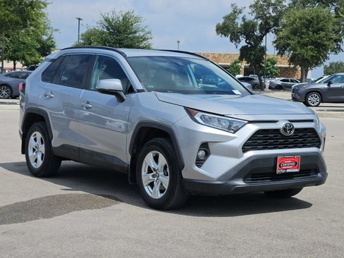 Certified 2021 Toyota RAV4 XLE w/ Convenience Package FWD image 7