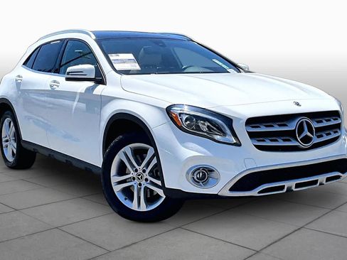 Used 2018 Mercedes-Benz GLA 250 4MATIC image 2