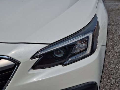 Used 2020 Subaru Outback Premium AWD/4WD image 10