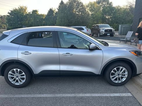 Used 2020 Ford Escape SE AWD/4WD image 3