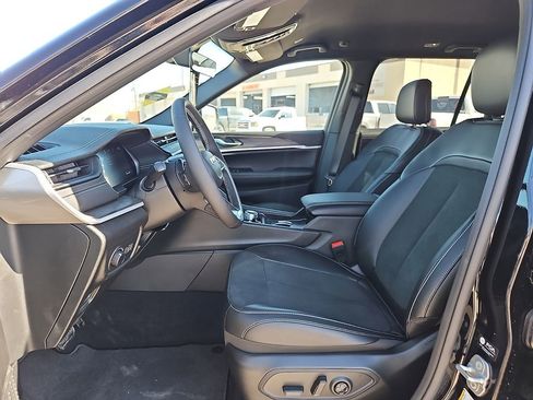 New 2026 Jeep Grand Cherokee Altitude AWD/4WD image 15