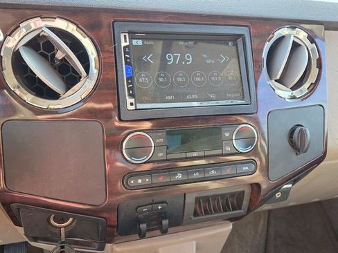 Used 2010 Ford F350 Lariat image 18