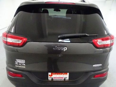 Used 2014 Jeep Cherokee Latitude w/ Comfort/Convenience Group AWD/4WD image 20