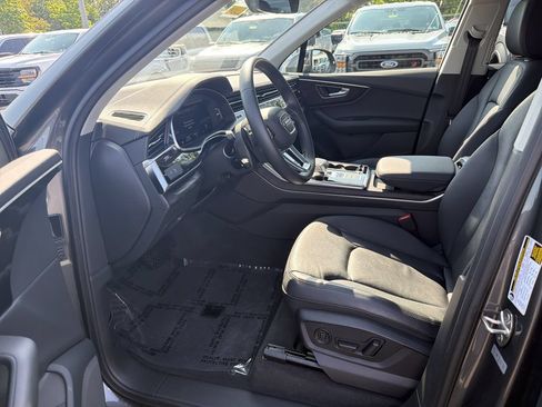 Used 2023 Audi Q7 3.0T Premium AWD/4WD image 11