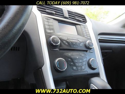 Used 2014 Ford Fusion SE w/ Equipment Group 501A FWD image 11