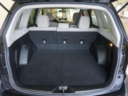 Used 2017 Subaru Forester 2.5i Premium w/ All-Weather Package AWD/4WD image 17