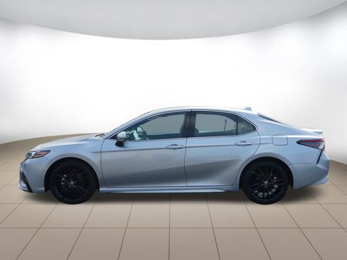 Used 2024 Toyota Camry XSE image 4