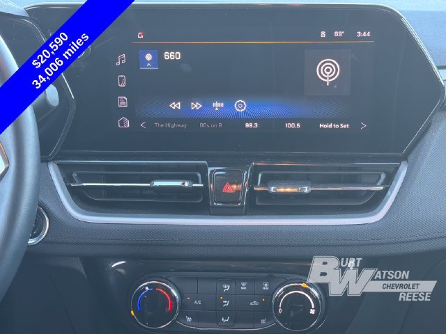 Used 2024 Chevrolet TrailBlazer LT w/ LT Cold Weather Package FWD image 23