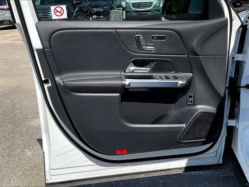 Certified 2025 Mercedes-Benz GLB 250 image 18