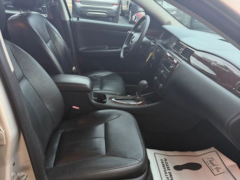 Used 2011 Chevrolet Impala LTZ image 10