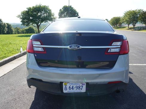 Used 2016 Ford Taurus Police Interceptor AWD image 11