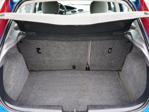 Used 2002 Ford Focus ZX5 Hatchback image 5