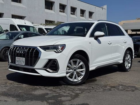 Used 2025 Audi Q3 2.0T Premium AWD/4WD image 2