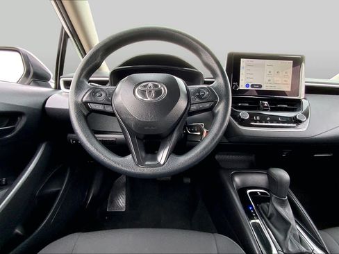 Used 2025 Toyota Corolla LE FWD image 6