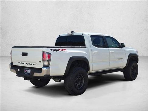 Used 2022 Toyota Tacoma TRD Off-Road AWD/4WD image 5