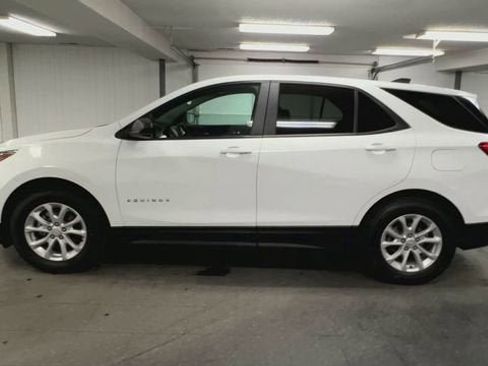 Used 2021 Chevrolet Equinox LS w/ LS Convenience Package FWD image 5