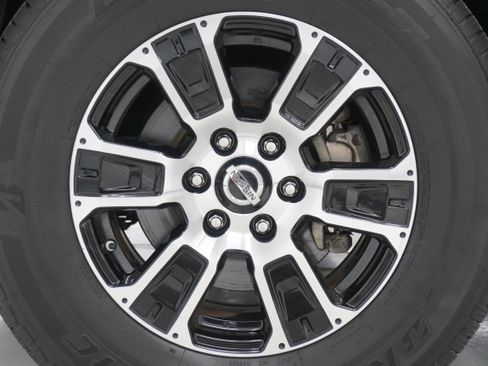 Used 2021 Nissan Titan SV w/ SV Convenience Package image 28