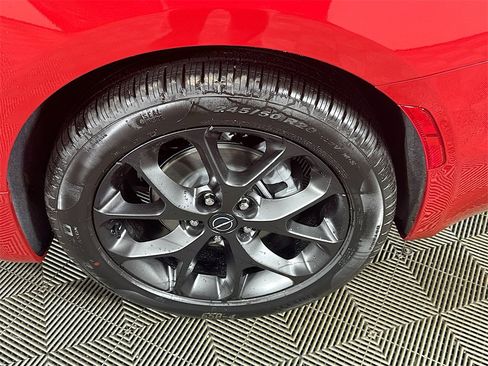 New 2026 Chrysler Pacifica Limited w/ Uconnect Theater Family Group image 17