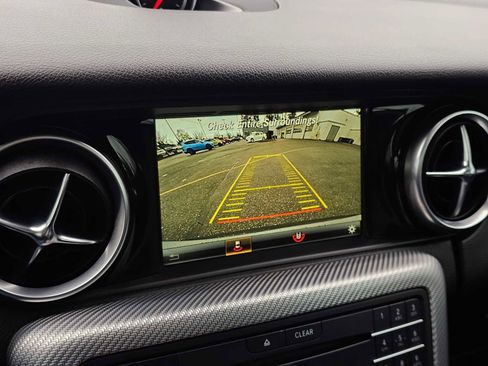 Used 2018 Mercedes-Benz SLC 300 image 25