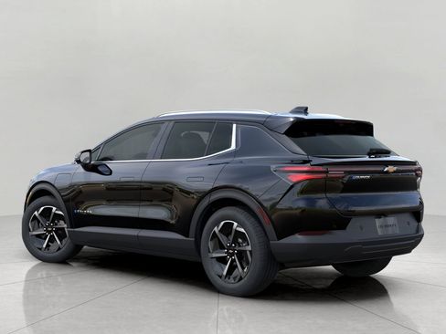 New 2026 Chevrolet Equinox EV LT image 3