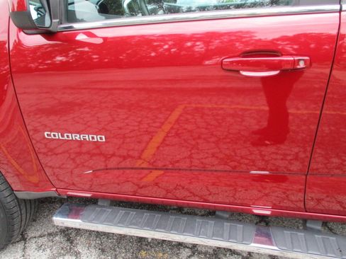 Used 2017 Chevrolet Colorado LT w/ LT Convenience Package RWD image 15