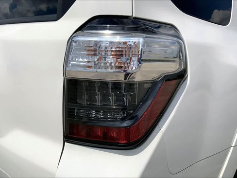Used 2015 Toyota 4Runner SR5 Premium RWD image 29