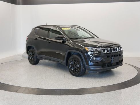 Certified 2025 Jeep Compass Latitude image 49