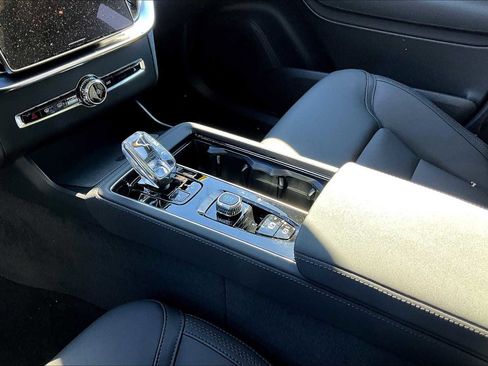 New 2026 Volvo XC90 B6 Plus w/ Protection Package Premier image 10