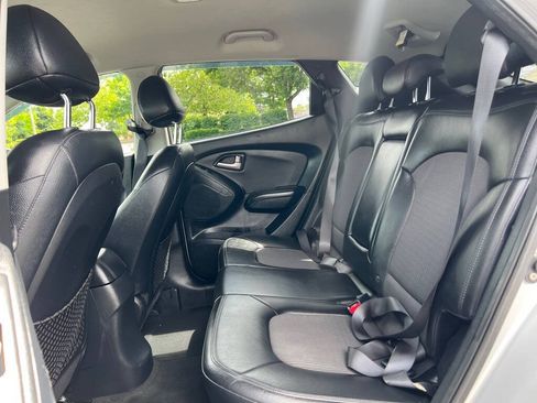 Used 2010 Hyundai Tucson GLS w/ Popular Equipment Pkg 2 FWD image 15