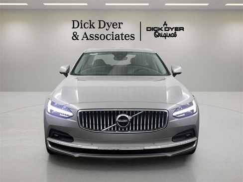 Certified 2025 Volvo S90 B6 Ultra image 5