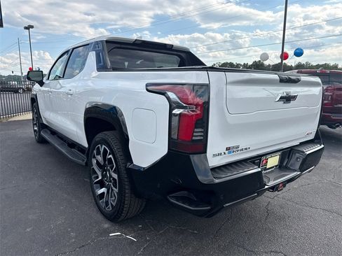 New 2024 Chevrolet Silverado EV RST image 8