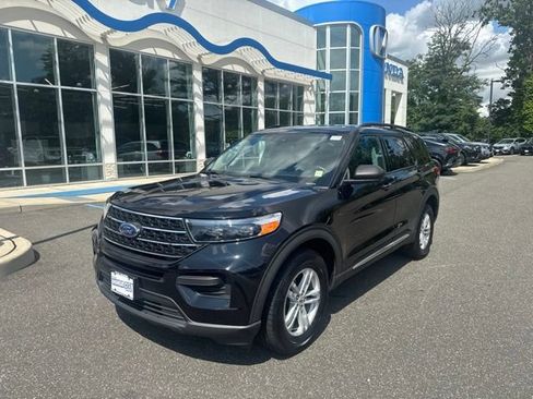 Used 2023 Ford Explorer XLT w/ Class IV Trailer Tow Package AWD/4WD image 4