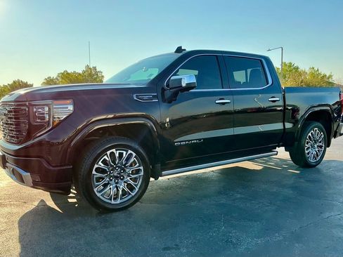 Used 2025 GMC Sierra 1500 Denali Ultimate AWD/4WD image 6
