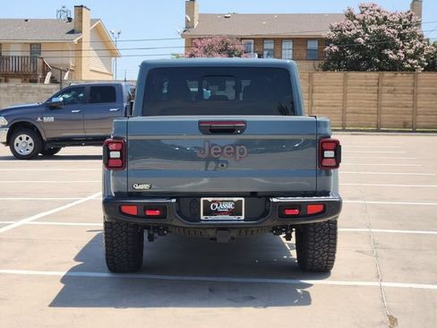 Used 2024 Jeep Gladiator Rubicon AWD/4WD image 12