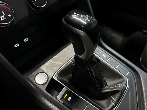 Certified 2022 Volkswagen Taos SE FWD image 21