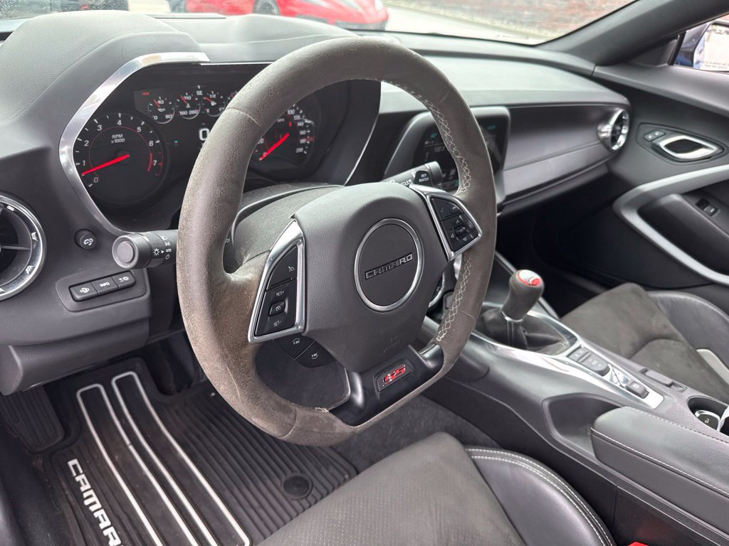 Used 2018 Chevrolet Camaro SS RWD image 11