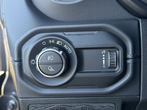 New 2025 Jeep Gladiator Sport w/ Premium Package image 24