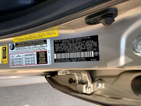 Used 2013 Toyota Avalon XLE FWD image 32