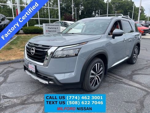 Used 2025 Nissan Pathfinder Platinum w/ Cargo Package image 1