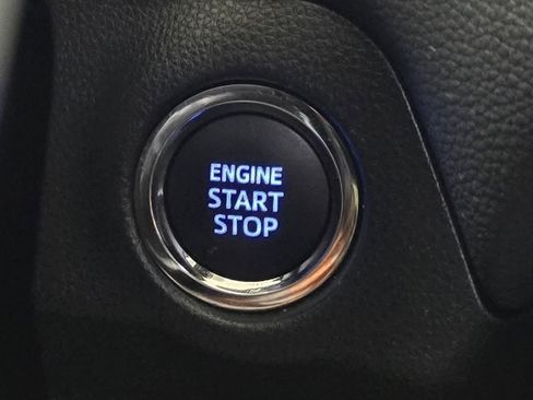 Certified 2019 Toyota RAV4 Limited w/ Advanced Technology Package image 30