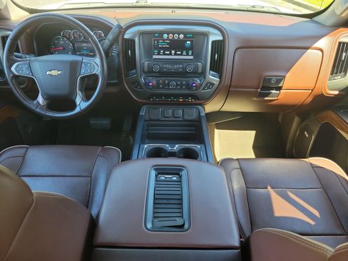Used 2017 Chevrolet Silverado 1500 High Country image 11