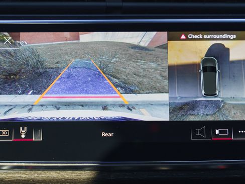 Certified 2025 Audi Q7 2.0T Premium w/ Convenience Plus Package image 16