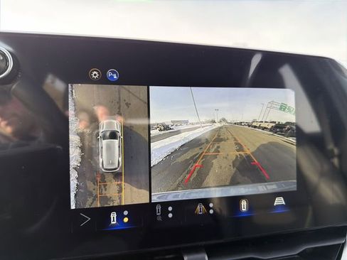 New 2026 Chevrolet Equinox LT w/ Convenience Package II image 31