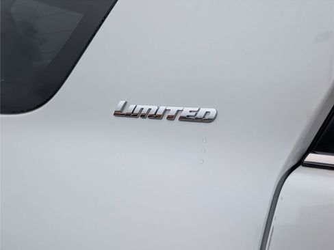 Used 2024 Toyota 4Runner Limited AWD/4WD image 10