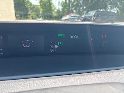 Used 2018 Toyota Prius Prime Premium FWD image 16