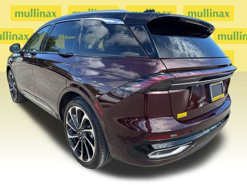 Used 2024 Lincoln Nautilus Black Label image 9