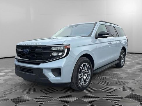 Used 2025 Ford Expedition Active AWD/4WD image 1