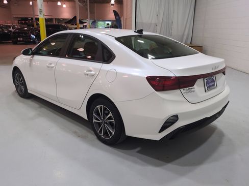 Certified 2024 Kia Forte LXS FWD image 5
