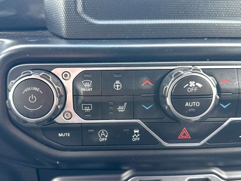 Used 2021 Jeep Wrangler Unlimited Sport image 30